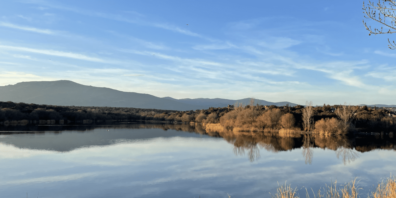Restaurante El Náutico y El Kiosko y el agua: Comer a orillas del pantano de Valmayor